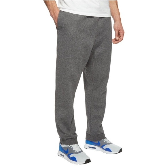 tapered jogger pants